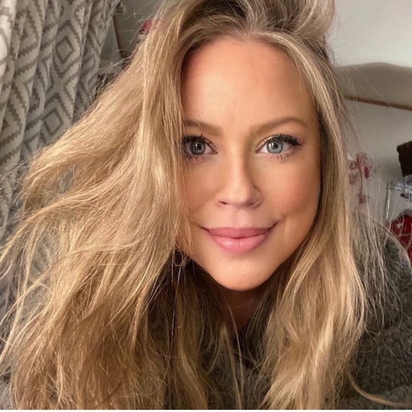 Meet your Posher, Erin - Picture 1 of 5